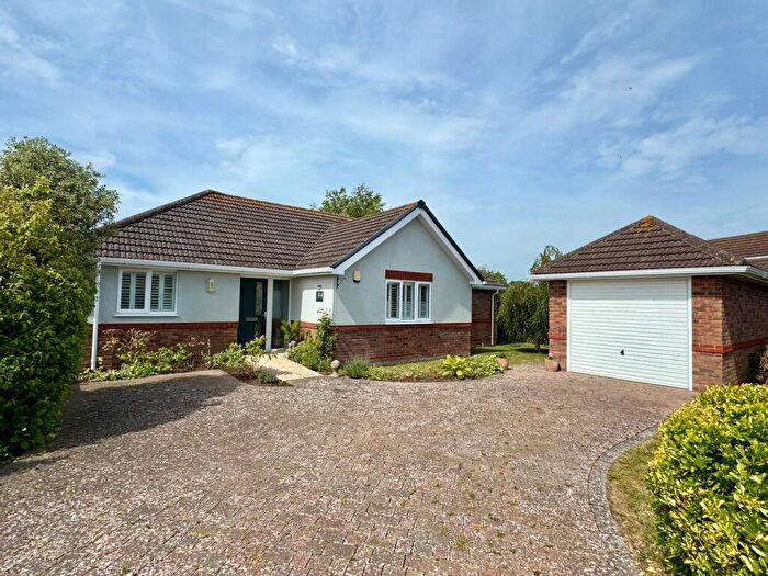 3 Bedroom Bungalow For Sale In Durland Close, New Milton, Hampshire, BH25