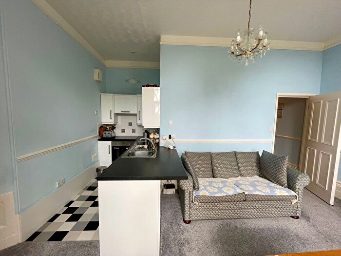 1 Bedroom Flat For Sale In Higher Warberry Road, Torquay, TQ1