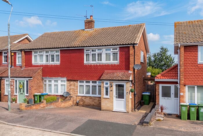 3 Bedroom Semi Detached House For Sale In Glebelands, Crayford, Dartford, Kent, DA1