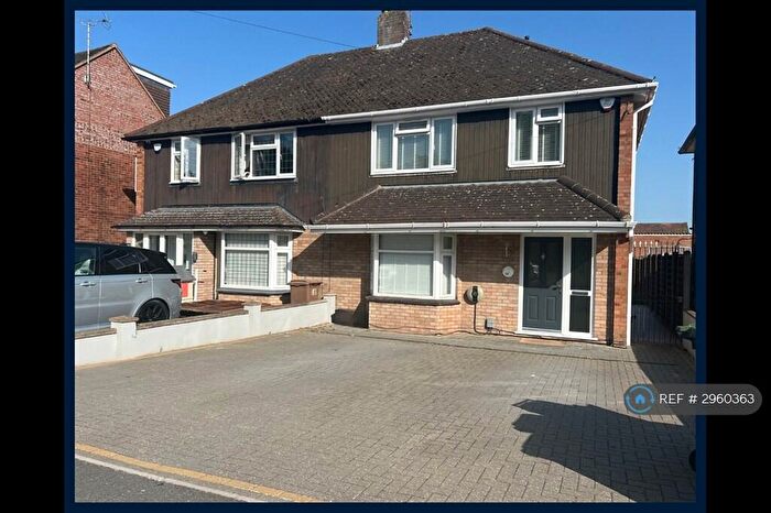 3 Bedroom Semi-Detached House To Rent In Pegsdon Close, Luton, LU3