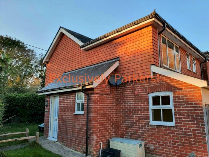 3 Bedroom Semi-Detached House To Rent In Calmore Road, Old Calmore, SO40