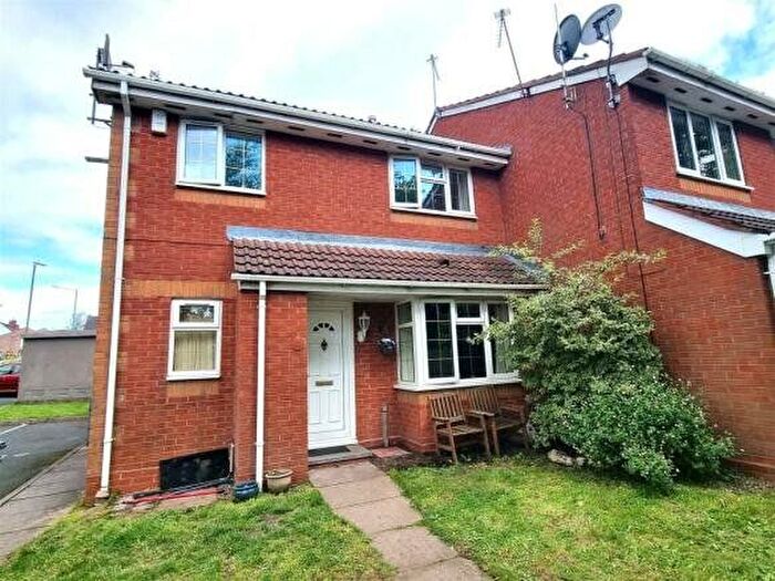2 Bedroom Semi-Detached House To Rent In Signal Grove, Walsall, West Midlands, WS3