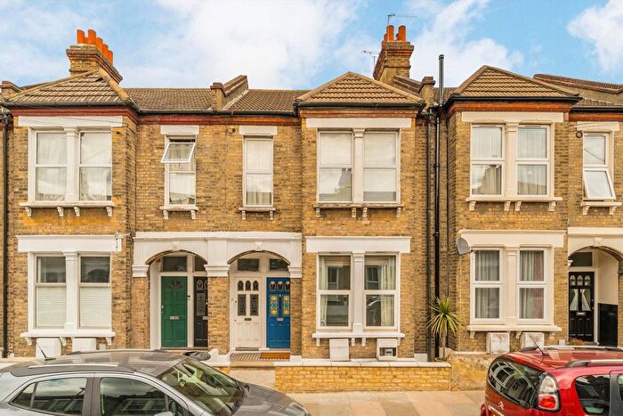2 Bedroom Maisonette For Sale In Renmuir Street, Tooting, SW17