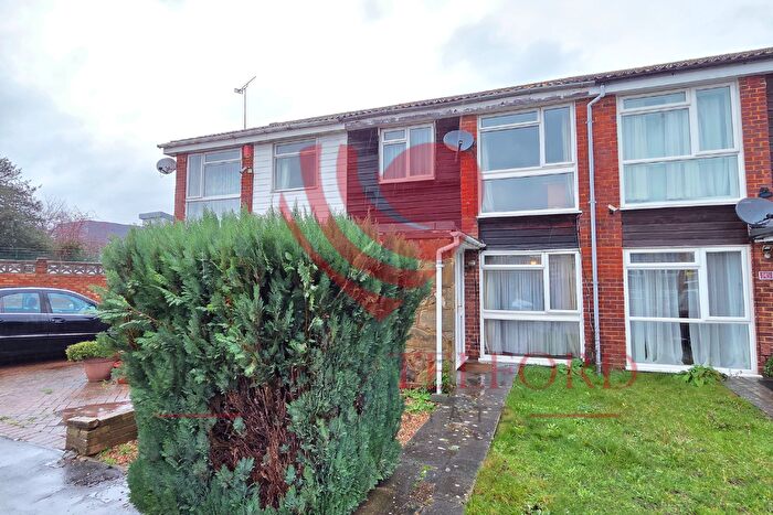 3 Bedroom Terraced House For Sale In Spencer Road, Isleworth, TW7