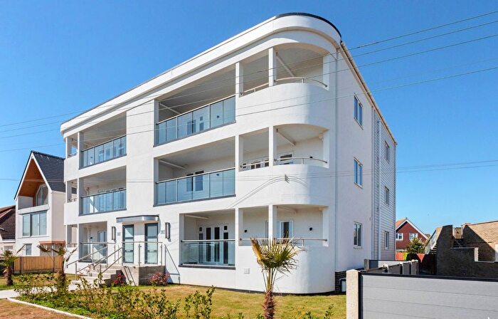 2 Bedroom Flat For Sale In The Parade, Greatstone, New Romney, Kent, TN28