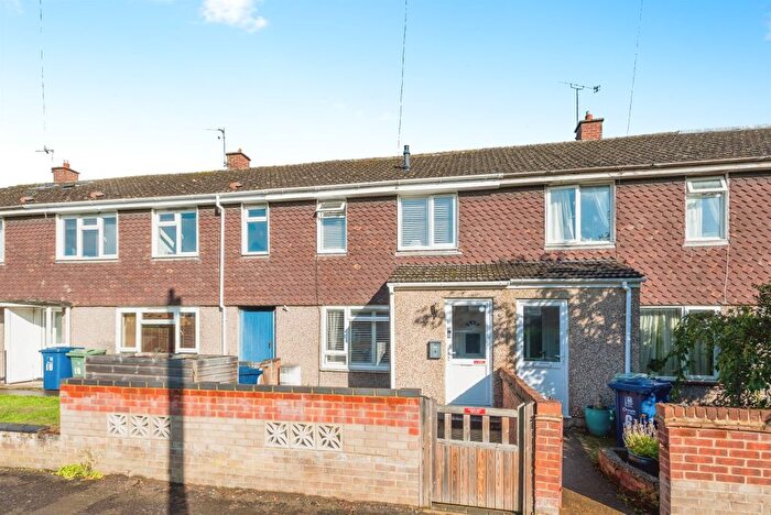 2 Bedroom Terraced House For Sale In Pine Close, Oxford, OX4