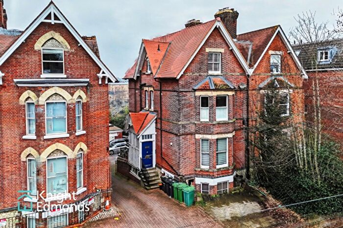 2 Bedroom Flat For Sale In College Road, Maidstone, ME15