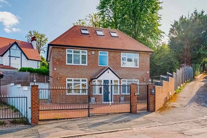 6 Bedroom Terraced House For Sale In The Vale, Coulsdon, CR5