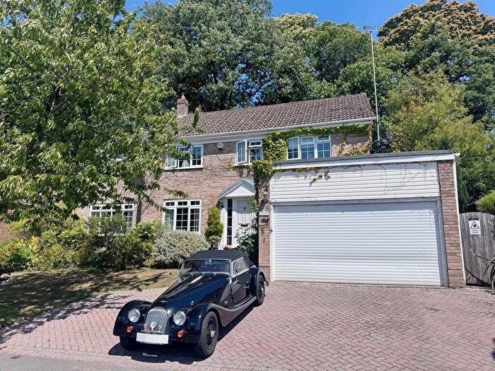 5 Bedroom Detached House For Sale In Normay Rise, Newbury, RG14