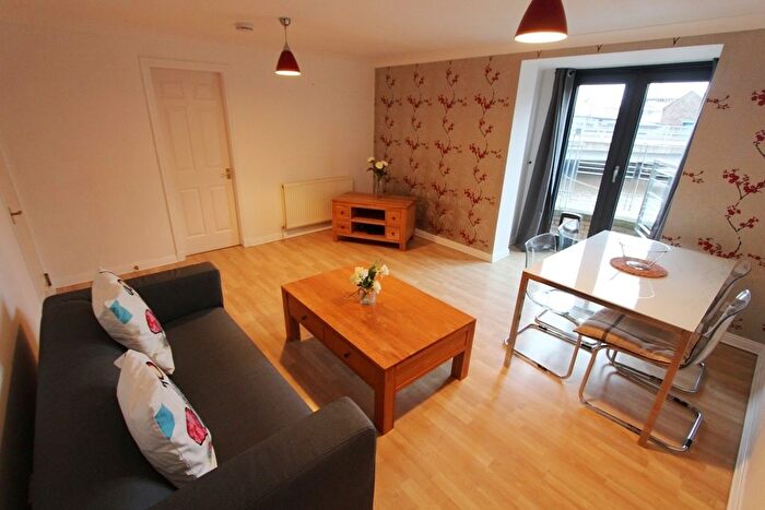 2 Bedroom Flat To Rent In Rennie's Isle, Edinburgh, EH6