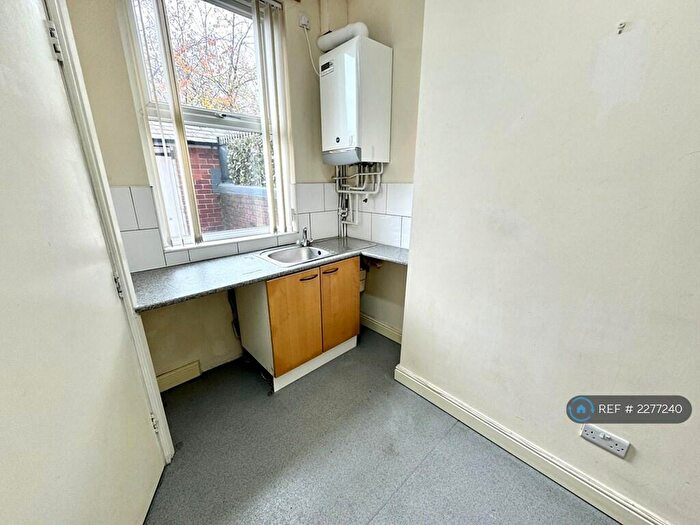 1 Bedroom Flat To Rent In Firth Park Road, Sheffield, S5
