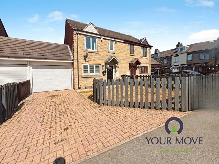 3 Bedroom Semi-Detached House For Sale In Peasehill Close, Barnsley, S70