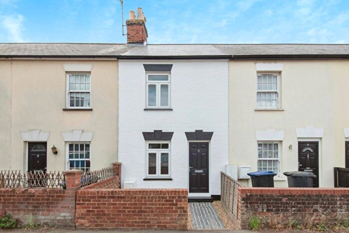 2 Bedroom Terraced House For Sale In Willian Road, Hitchin, Hertfordshire, SG4