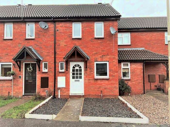 2 Bedroom Property To Rent In Roth Drive, Hutton, CM13