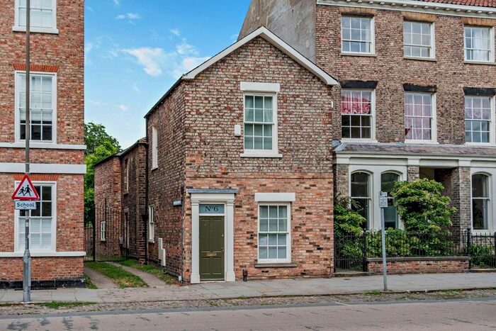 4 Bedroom Detached House To Rent In Clifton, York, YO30