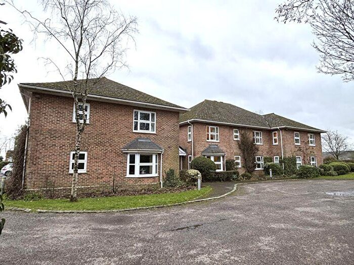 2 Bedroom Flat For Sale In Hays Park, Sedgehill, SP7