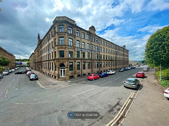 Studio To Rent In Conditioning House, Bradford, BD1