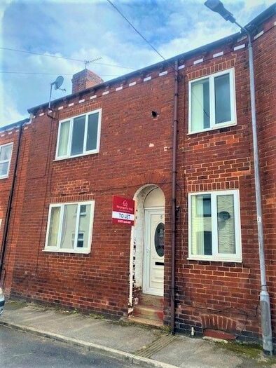 3 Bedroom Terraced House To Rent In Brook Street, Normanton, WF6