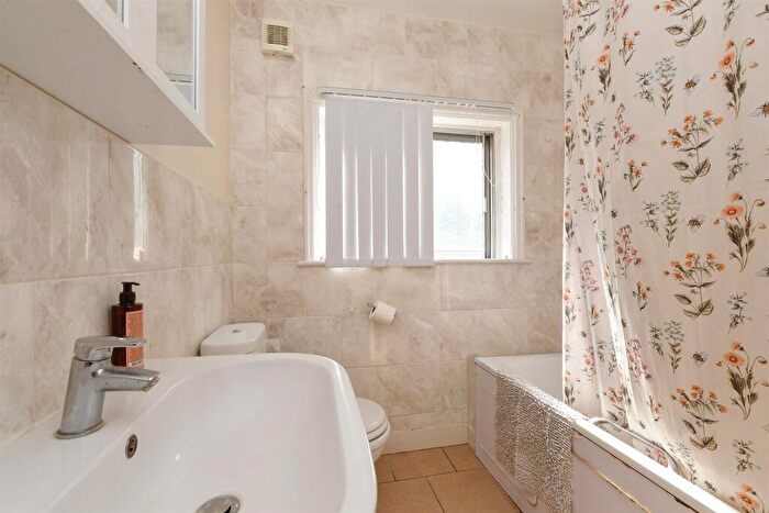 3 Bedroom End Of Terrace House For Sale In Buller Road, Thornton Heath, Surrey, CR7