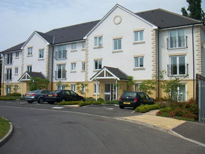 2 Bedroom Apartment To Rent In Celandine Grove, Southgate, N14