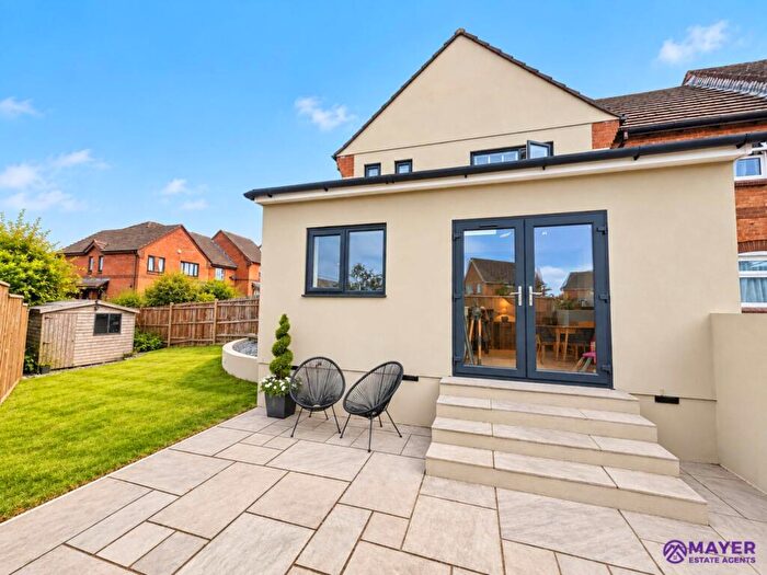 2 Bedroom End Of Terrace House For Sale In Walnut Drive, Plymouth, PL7