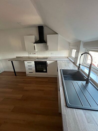 4 Bedroom Flat To Rent In Holton Road, Barry, Vale Of Glamorgan, CF63