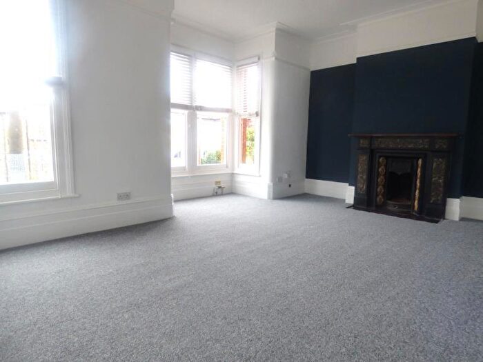 2 Bedroom Flat To Rent In Underhill Road, SE22