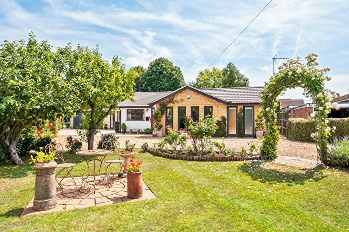 4 Bedroom Detached Bungalow For Sale In Piddington, Oxfordshire, OX25