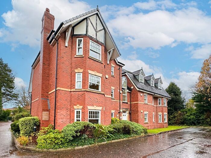 2 Bedroom Flat For Sale In The Links, Howbeck Road, Oxton, Wirral, CH43