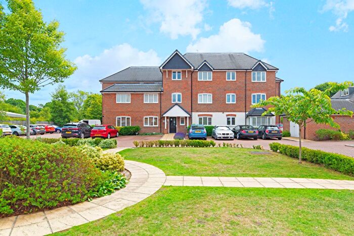 2 Bedroom Flat To Rent In Scholars Place, Walton-On-Thames, KT12