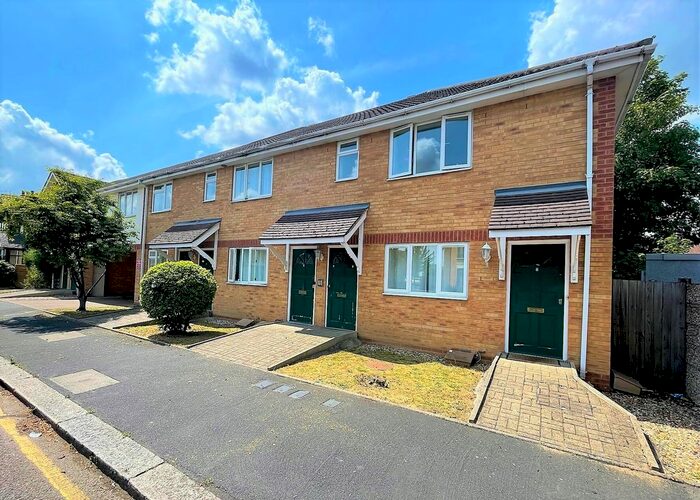 1 Bedroom Flat To Rent In Alexandra Road, Romford, RM1