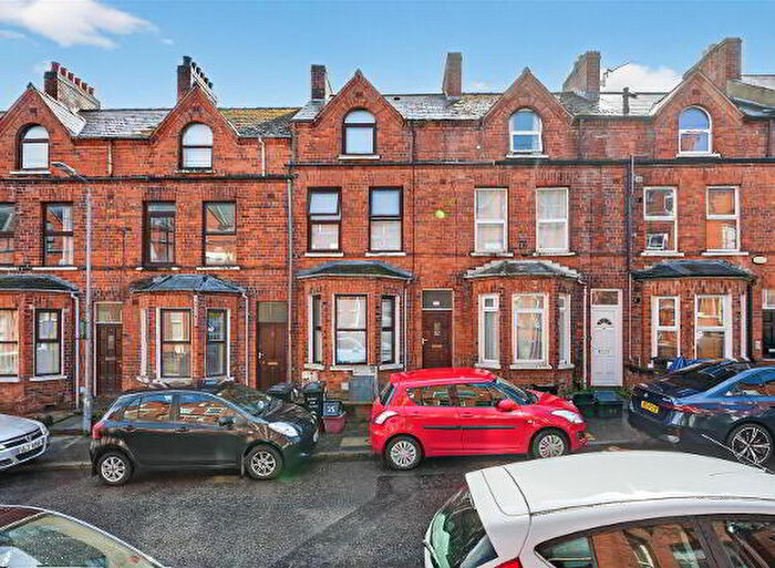 4 Bedroom Mid Terraced House For Sale In Elaine Street, Belfast, BT9