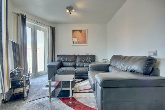 1 Bedroom Apartment To Rent In Manchester Road, Portsmouth, PO1