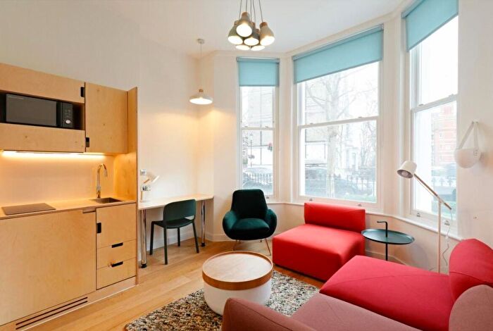 1 Bedroom Flat To Rent In Philbeach Gardens, Earls Court, London, SW5