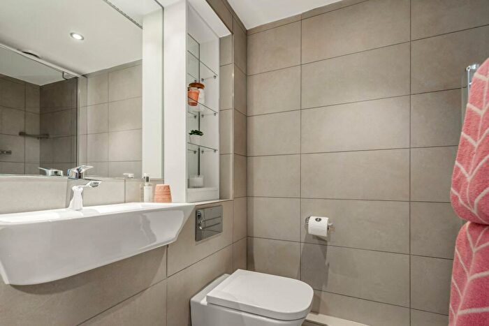1 Bedroom Flat To Rent In Leeds, Leeds, LS6