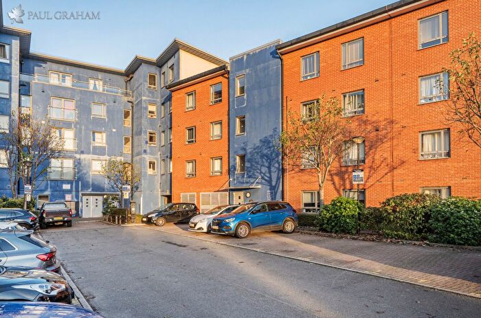 1 Bedroom Flat For Sale In Cleeve Way, Sutton, SM1