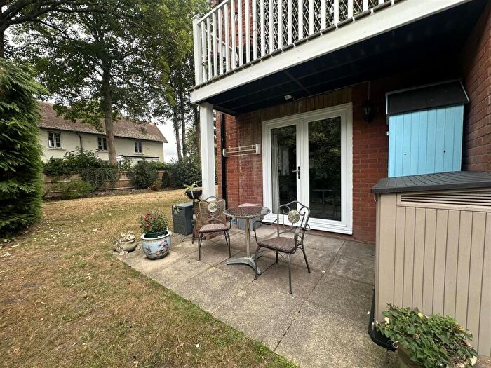 2 Bedroom Flat To Rent In - Salisbury Road, Fordingbridge, Hampshire, SP6