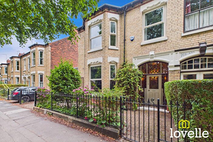 5 Bedroom Semi Detached House For Sale In Marlborough Avenue, Kingston Upon Hull, HU5