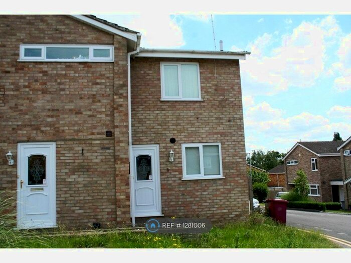 2 Bedroom Flat To Rent In Harlech Avenue, Caversham, Reading RG4
