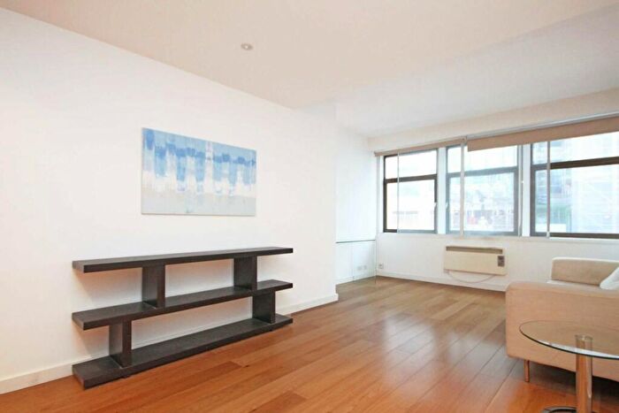 1 Bedroom Flat To Rent In Bishopsgate, Liverpool Street, EC2M