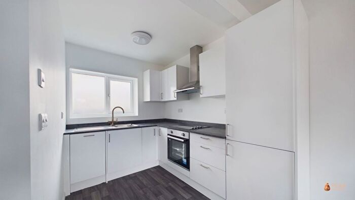 1 Bedroom Studio To Rent In New Broadway, Worthing, BN11