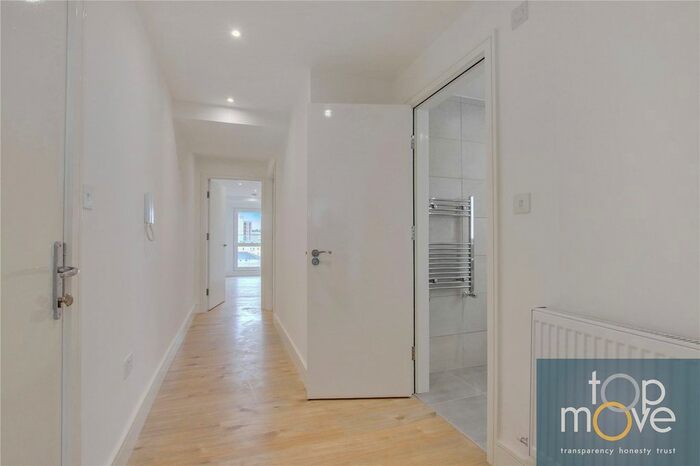 2 Bedroom Flat To Rent In Midland Road, Luton, Bedfordshire, LU2