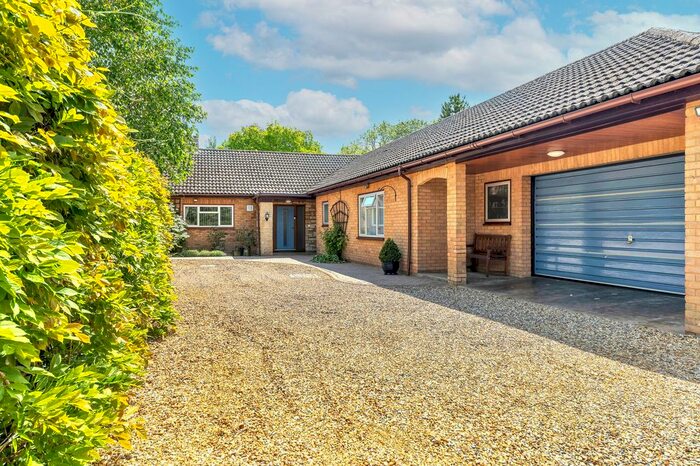 5 Bedroom Detached Bungalow For Sale In Cambridge Road, Wimpole, SG8