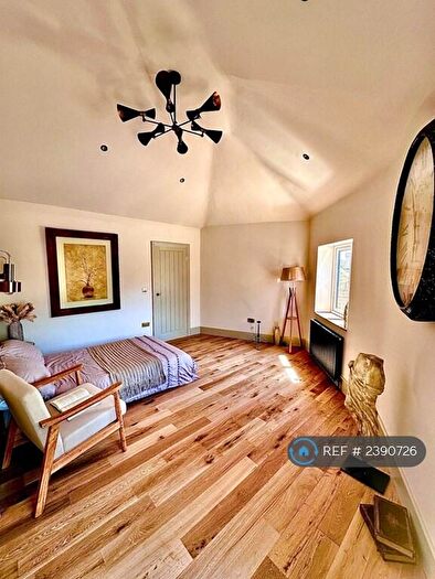 Studio To Rent In Cranbrook Drive, Luton, LU3