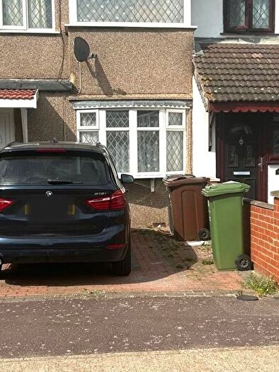 3 Bedroom Terraced House To Rent In Oval Road South, Dagenham, RM10