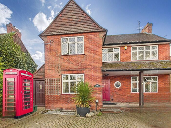 7 Bedroom Detached House For Sale In West Wycombe Road, High Wycombe, Buckinghamshire, HP12