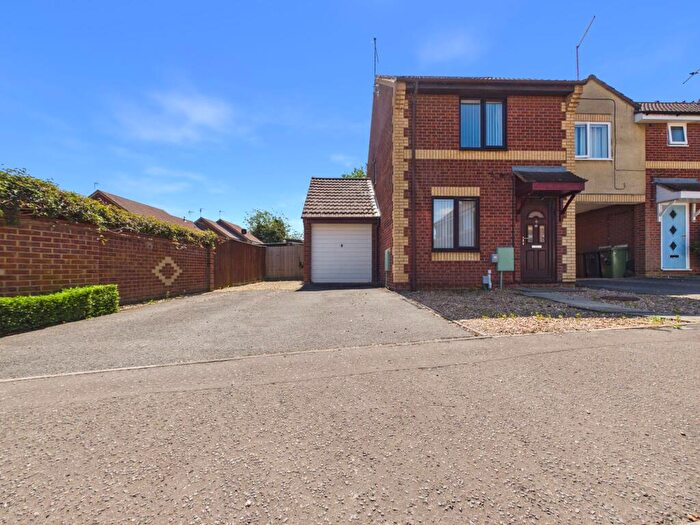 2 Bedroom Link Detached House For Sale In Farriers Court, Orton Longueville, PE2
