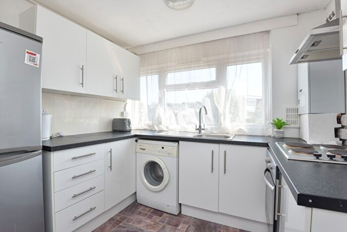 3 Bedroom Flat For Sale In Hawe Close, Canterbury, CT2