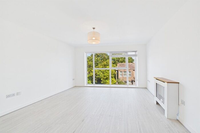 2 Bedroom Flat To Rent In St Georges Court, Colliers Wood, SW19
