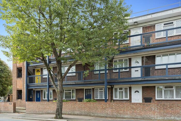 1 Bedroom Flat To Rent In Essex Road South, Leyton, E11